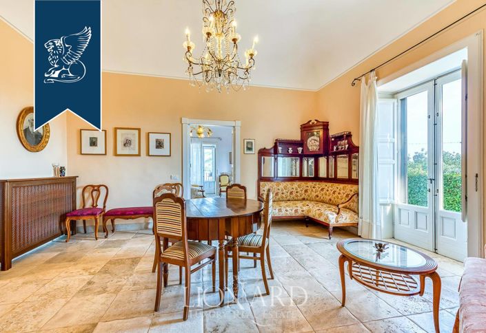 Image No.71-10 Bed Villa for sale