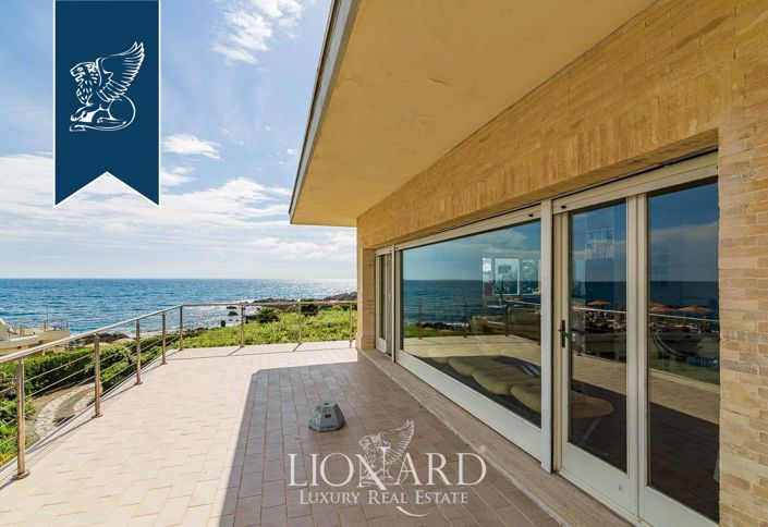 Image No.18-6 Bed Villa for sale