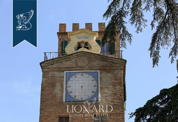 Image No.10-5 Bed Villa for sale