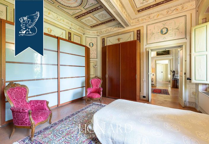 Image No.27-5 Bed Villa for sale