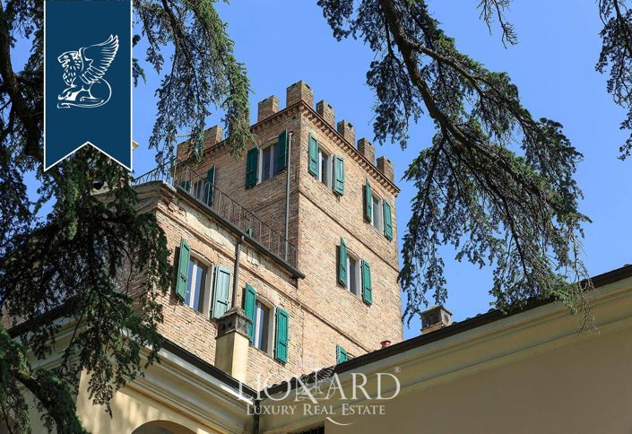 Image No.8-5 Bed Villa for sale