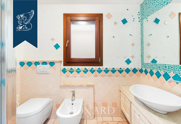 Image No.16-6 Bed Villa for sale