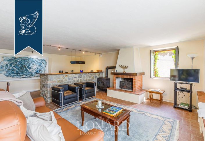 Image No.10-7 Bed Farmhouse for sale