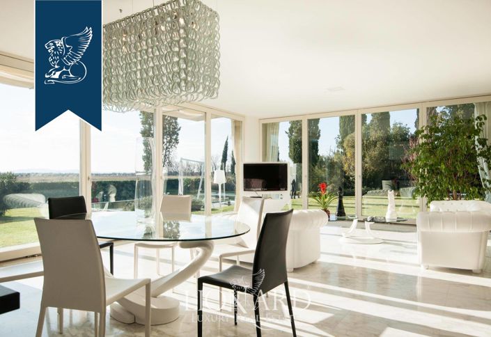 Image No.29-3 Bed Villa for sale