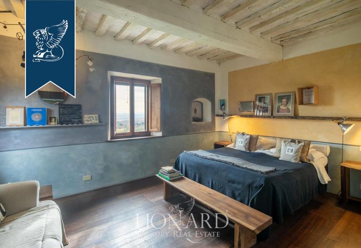 Image No.11-10 Bed Farmhouse for sale