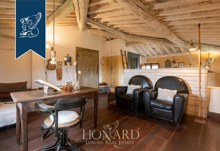 Image No.17-10 Bed Farmhouse for sale