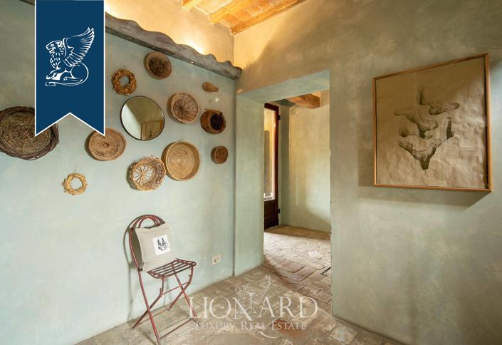 Image No.20-10 Bed Farmhouse for sale