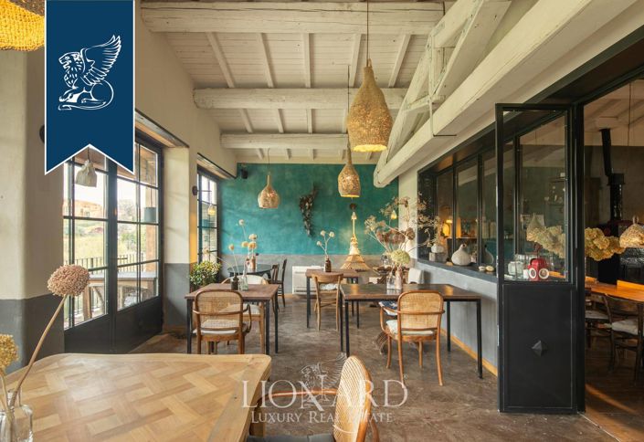 Image No.3-10 Bed Farmhouse for sale