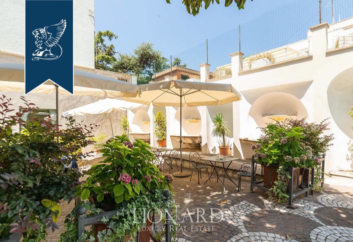 Image No.10-37 Bed Villa for sale