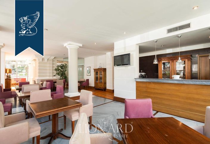 Image No.23-37 Bed Villa for sale