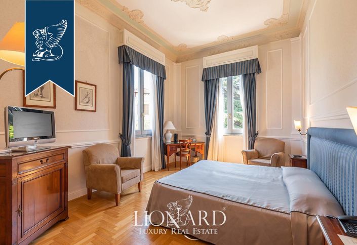 Image No.43-37 Bed Villa for sale