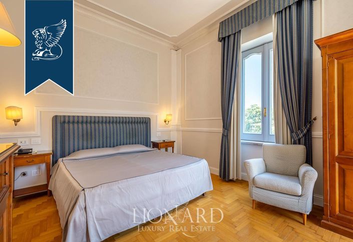 Image No.44-37 Bed Villa for sale