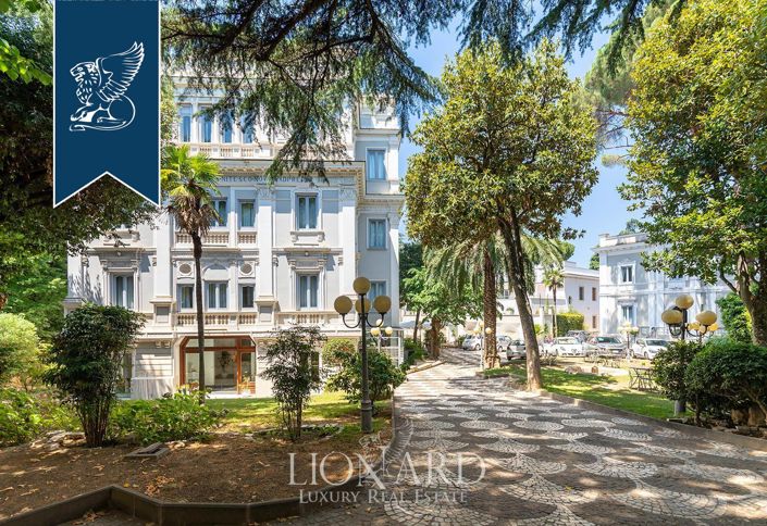 Image No.6-37 Bed Villa for sale