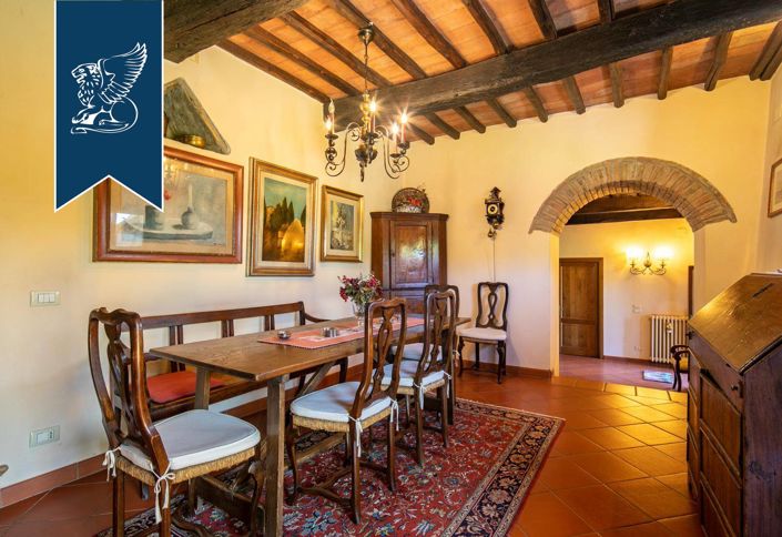 Image No.9-13 Bed Farmhouse for sale