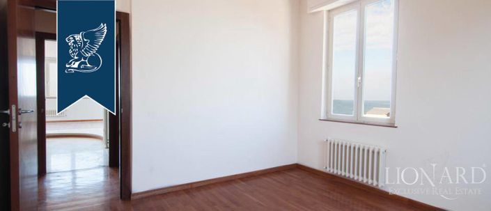 Image No.12-Appartement de 3 chambres à vendre à Viareggio