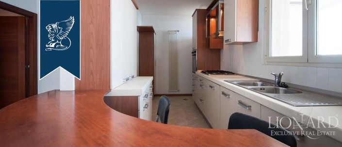 Image No.19-Appartement de 3 chambres à vendre à Viareggio