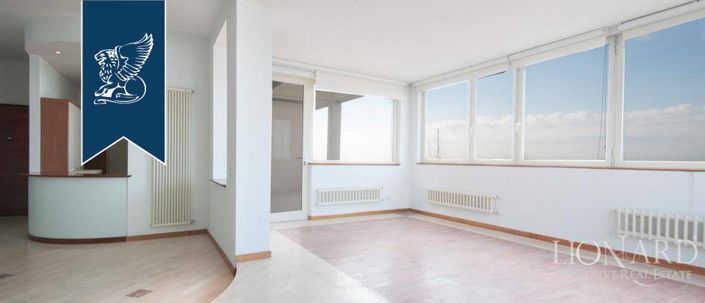 Image No.2-Appartement de 3 chambres à vendre à Viareggio