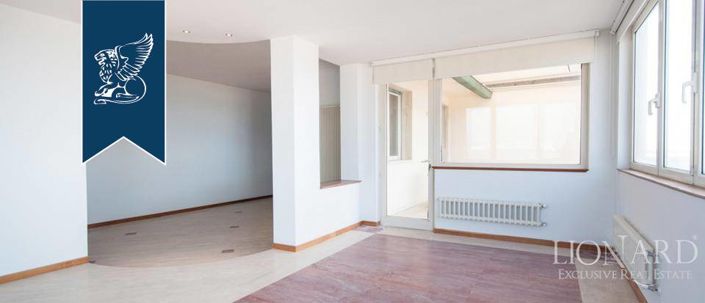 Image No.8-Appartement de 3 chambres à vendre à Viareggio