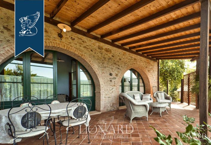 Image No.10-15 Bed Farmhouse for sale