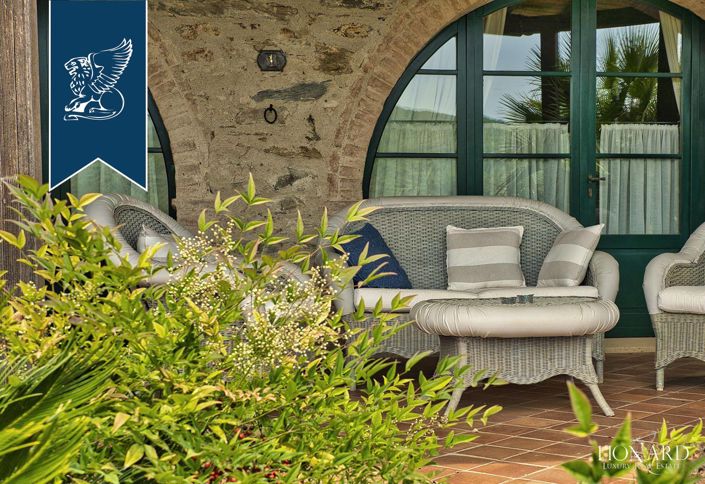 Image No.12-15 Bed Farmhouse for sale