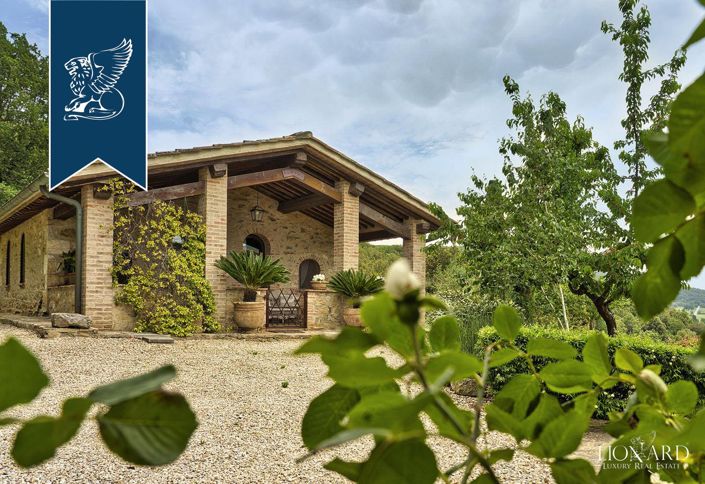 Image No.20-15 Bed Farmhouse for sale