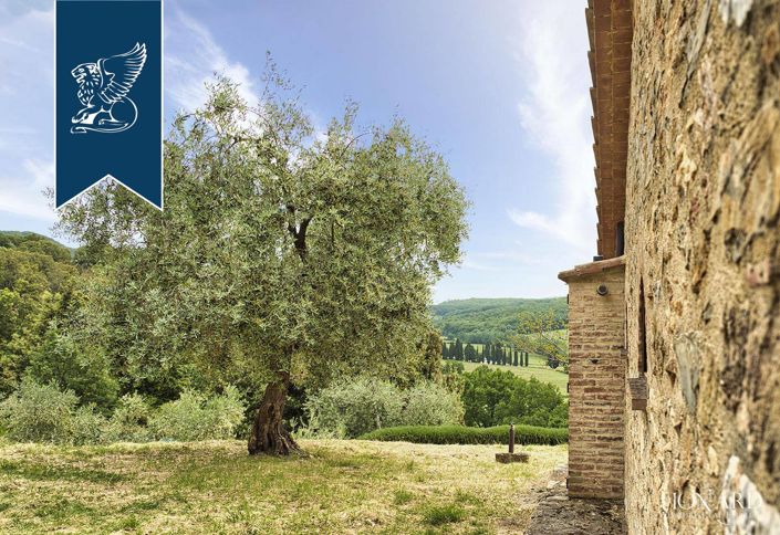 Image No.22-15 Bed Farmhouse for sale