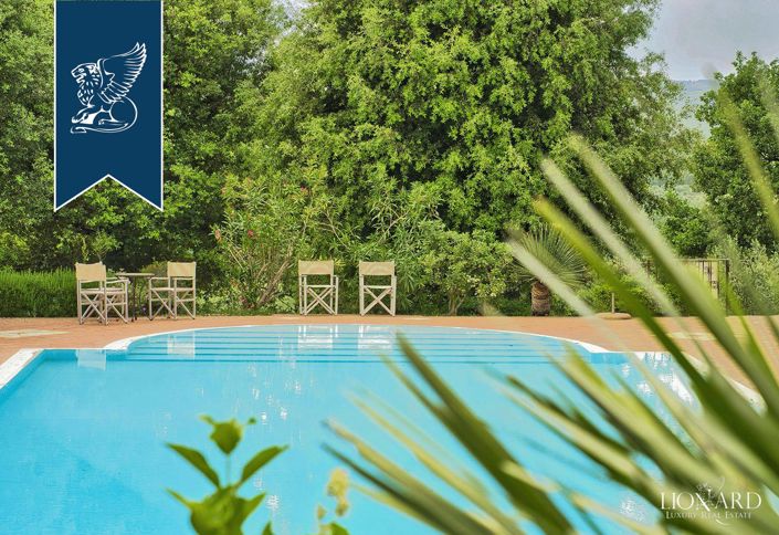 Image No.24-15 Bed Farmhouse for sale