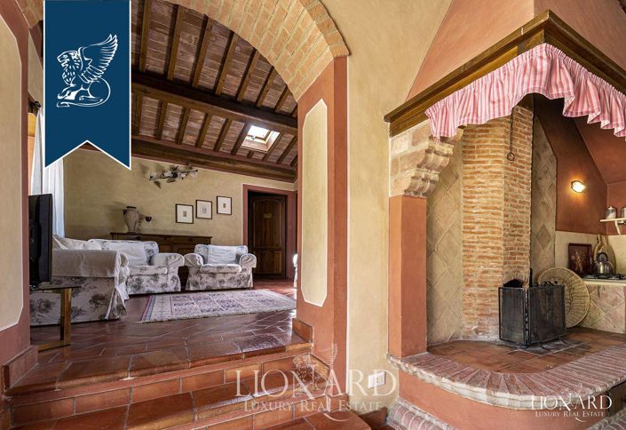 Image No.31-15 Bed Farmhouse for sale