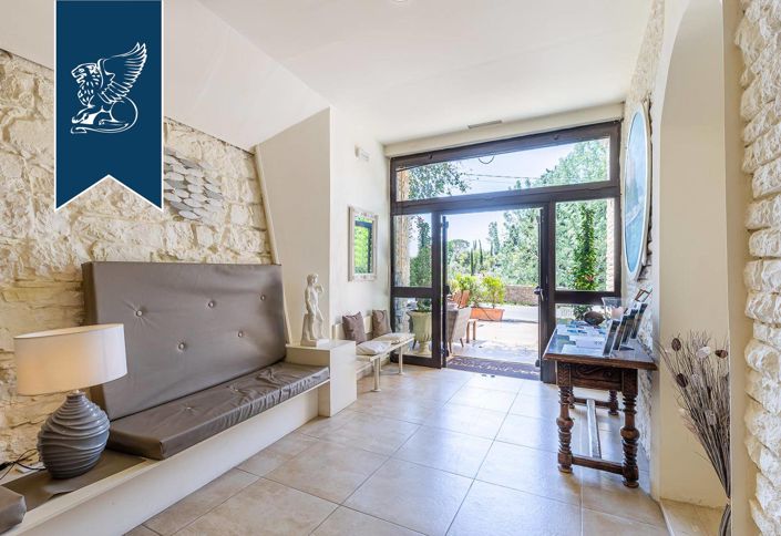 Image No.11-26 Bed Hotel for sale