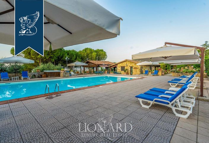 Image No.13-8 Bed Farmhouse for sale