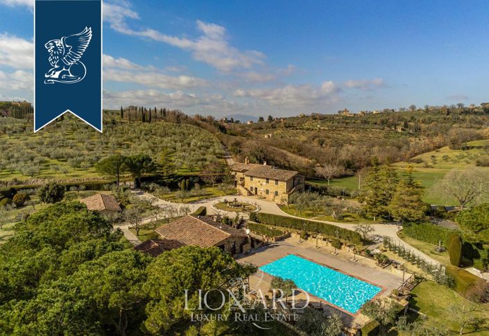 Image No.2-8 Bed Farmhouse for sale