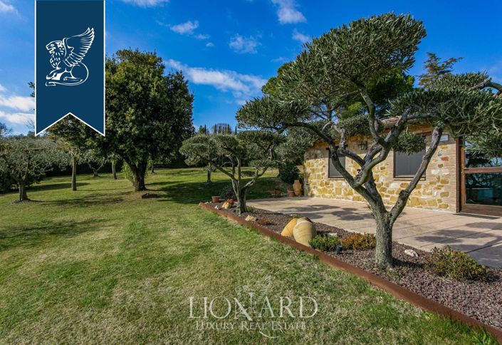 Image No.25-8 Bed Farmhouse for sale