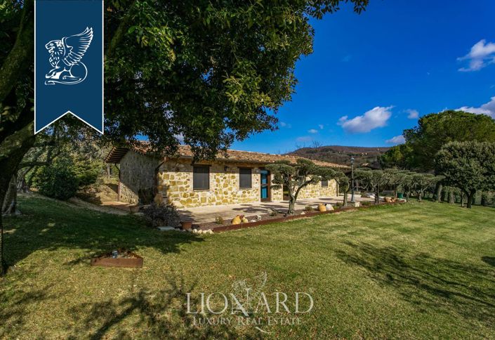 Image No.26-8 Bed Farmhouse for sale