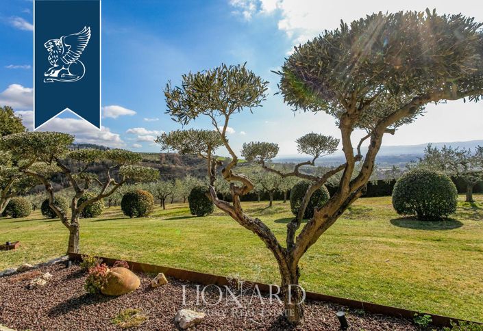 Image No.29-8 Bed Farmhouse for sale