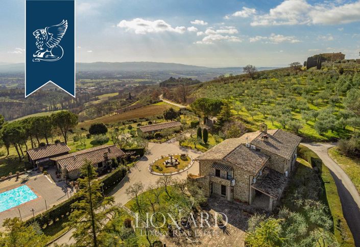 Image No.5-8 Bed Farmhouse for sale