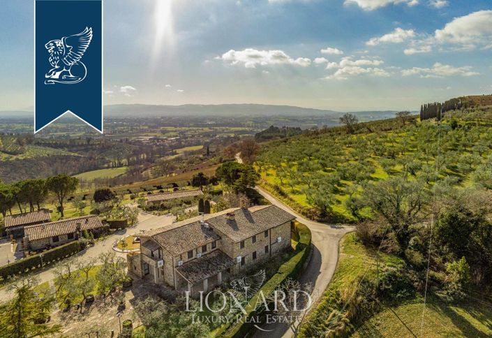 Image No.6-8 Bed Farmhouse for sale