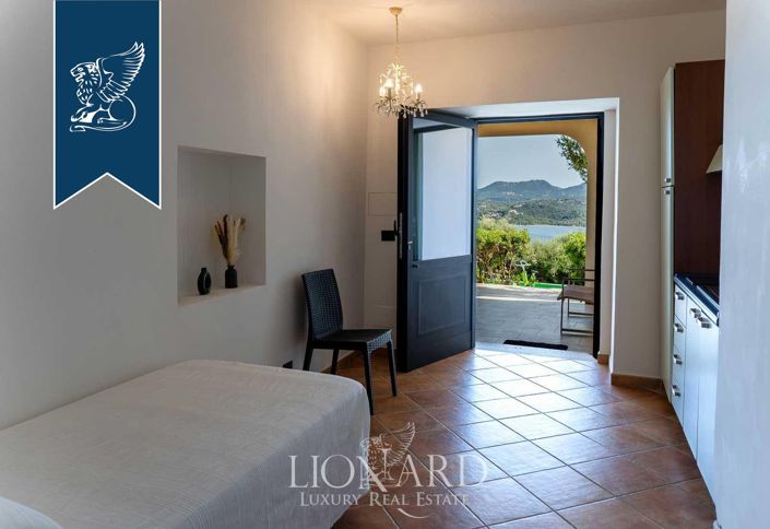 Image No.18-14 Bed Villa for sale