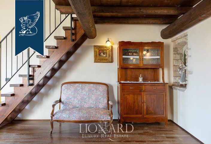 Image No.22-50 Bed Farmhouse for sale