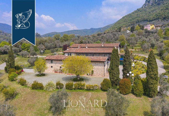 Image No.4-50 Bed Farmhouse for sale