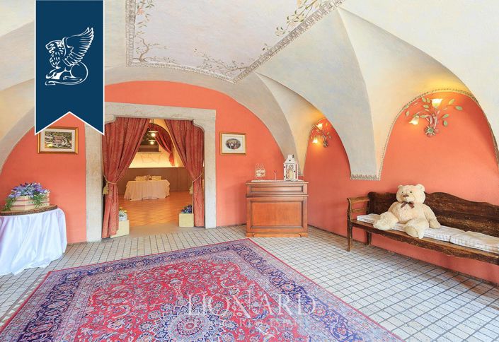 Image No.42-50 Bed Farmhouse for sale