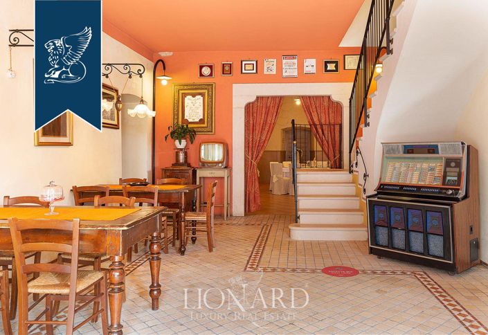 Image No.45-50 Bed Farmhouse for sale