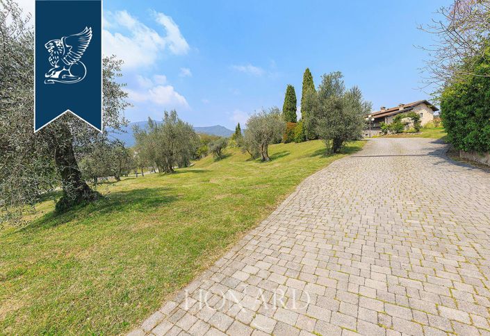 Image No.47-50 Bed Farmhouse for sale