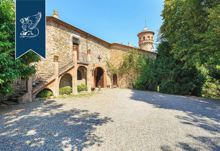 Image No.13-16 Bed Property for sale