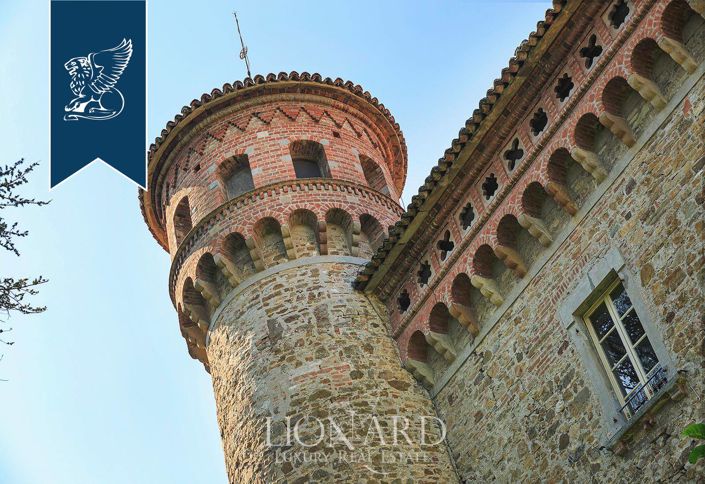 Image No.15-16 Bed Property for sale