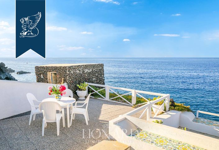 Image No.10-3 Bed Villa for sale