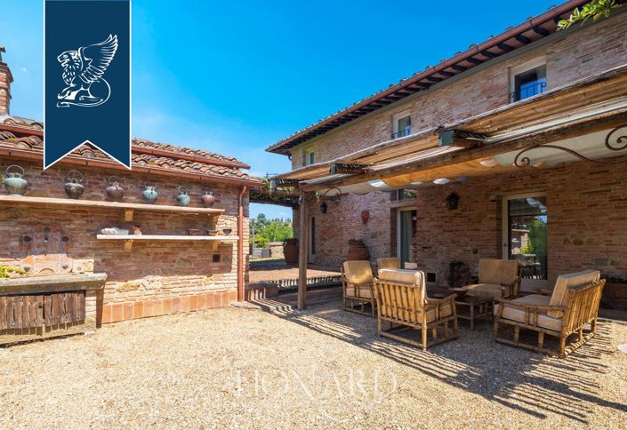 Image No.10-9 Bed Villa for sale