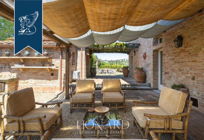 Image No.12-9 Bed Villa for sale