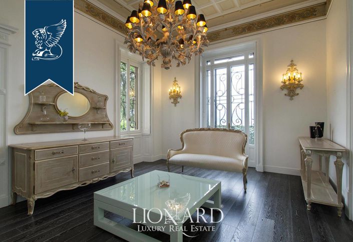 Image No.22-Villa de 7 chambres à vendre à Stresa