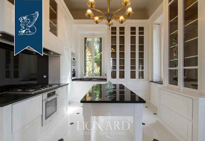 Image No.31-Villa de 7 chambres à vendre à Stresa