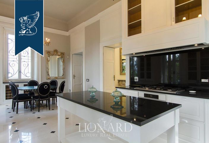 Image No.33-Villa de 7 chambres à vendre à Stresa